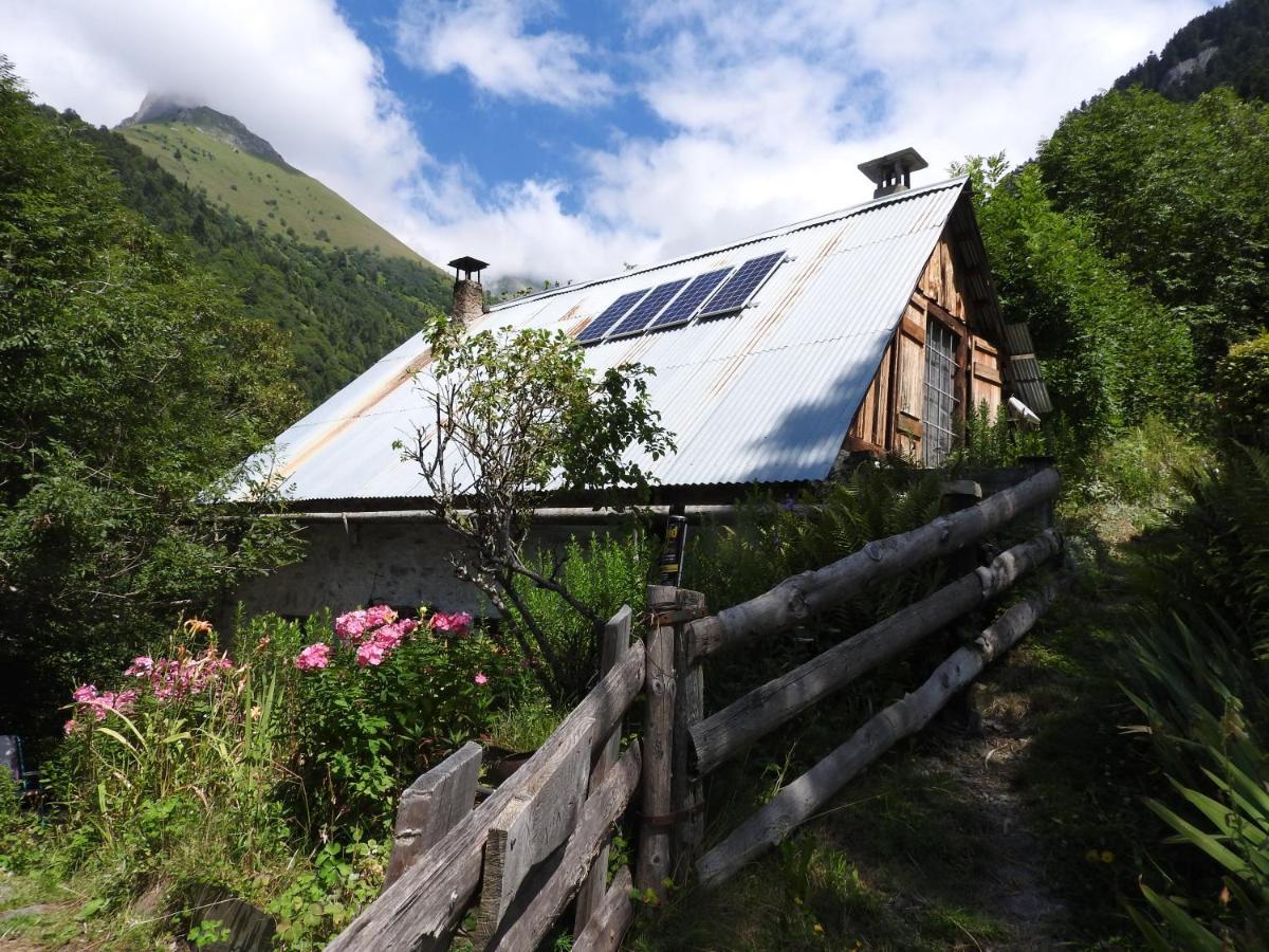Gite Au Printemps Japonais, Petit Train De La Mure, Parc Des Ecrins Pierre-Chatel Exteriör bild